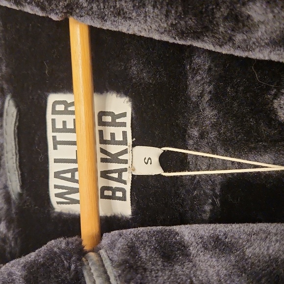 Jacket - Picture 3 of 4